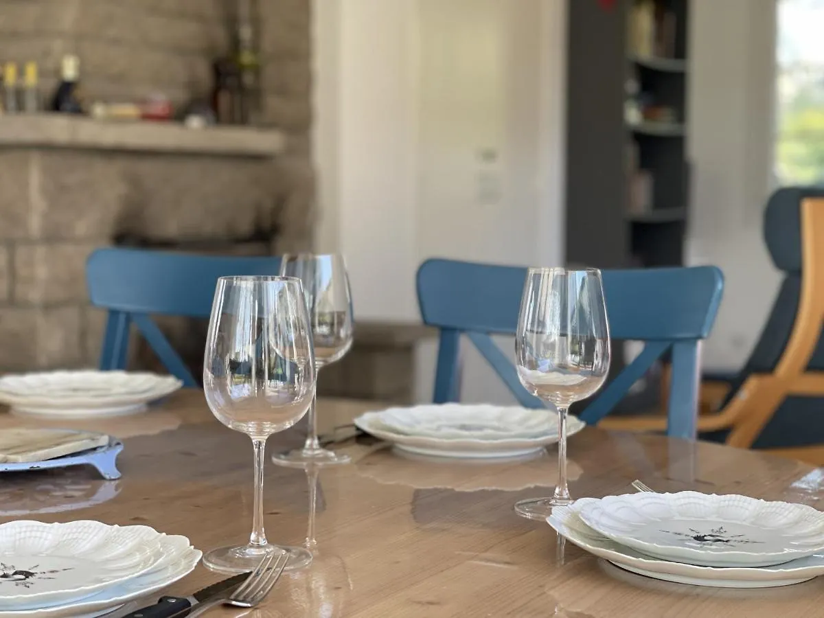 Holiday home Maison Bretonne 4 Chambres Proche Bourg Et Plage Le Tour-du-Parc